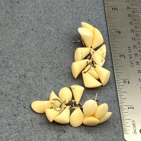 Dangle Pierced Earrings Ivory Cluster Claw Teeth Silver Exotic BoHo Vintage - Picture 11 of 11